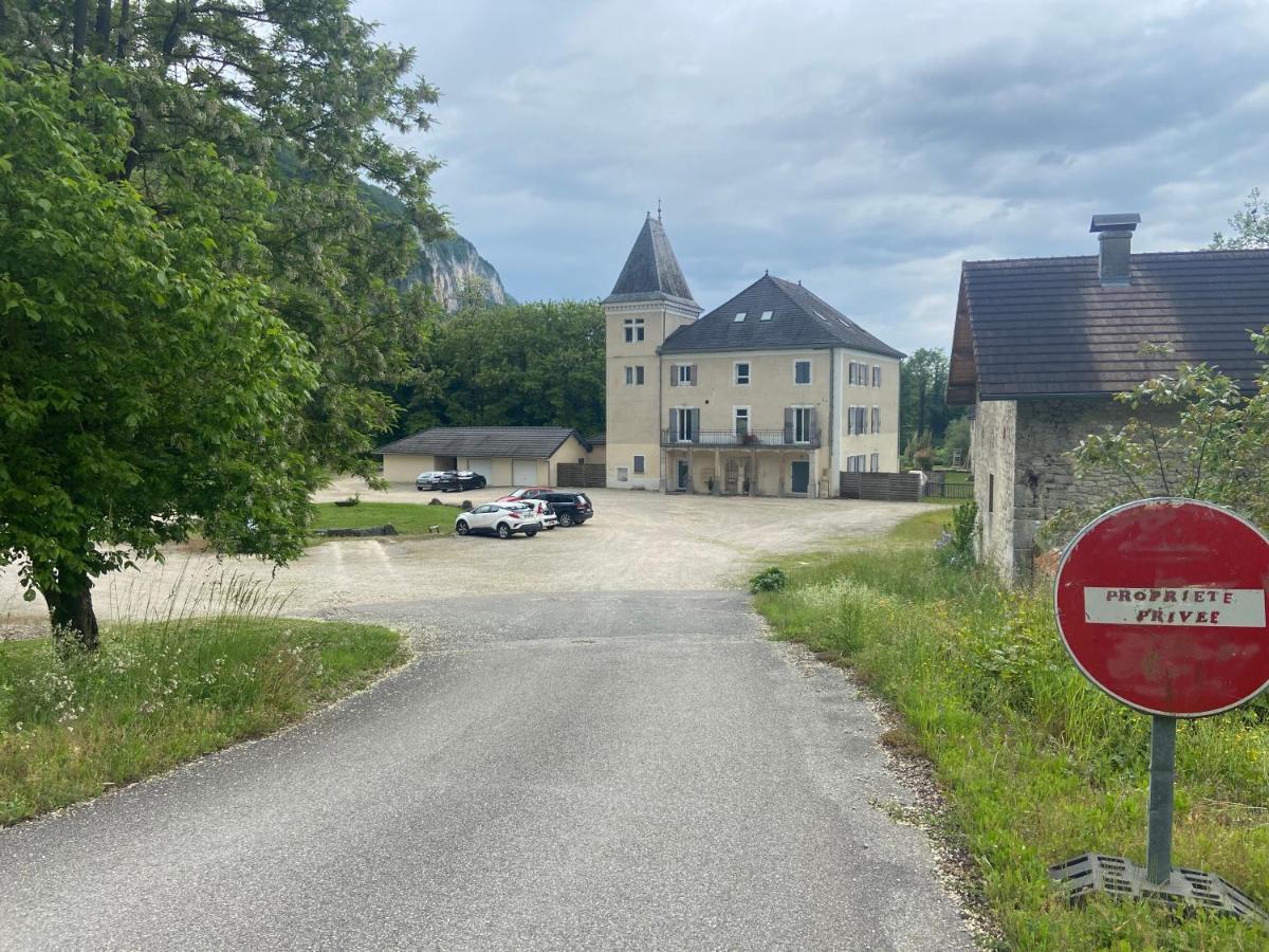 Au Chateau Saint Blaise Virignin エクステリア 写真